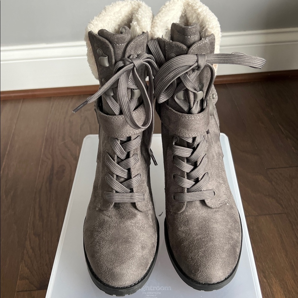 Calvin Klein Eliana 2 Boots - Picture 4 of 10